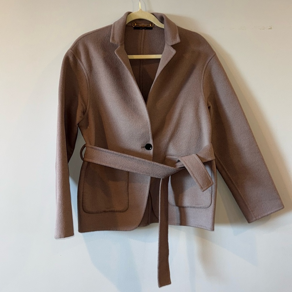 Gucci Beige Belted Blazer